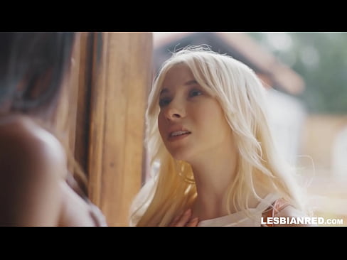 ❤️ Девушка приходит домой через несколько месяцев и в конечном итоге ест киску своей мачехи Порно видео у нас ❌️❤